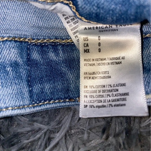 American Eagle light wash denim super stretch jean shorts - Picture 6 of 6